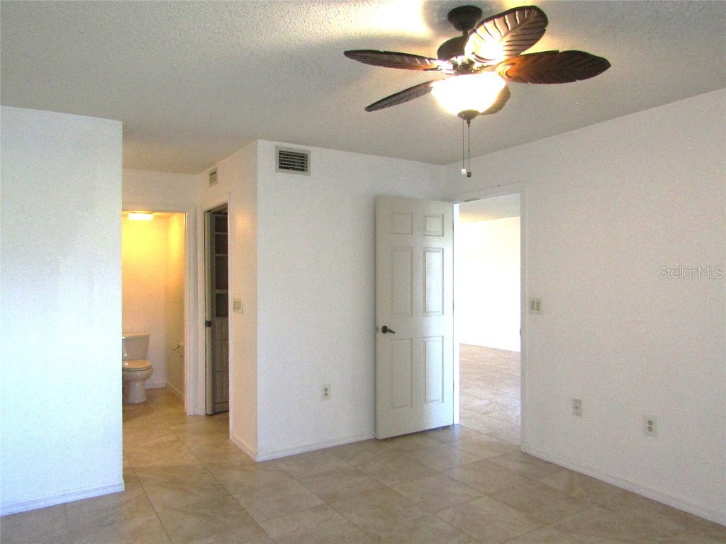 4434 Weybridge #81 Sarasota FL 34235 A4671363 image16