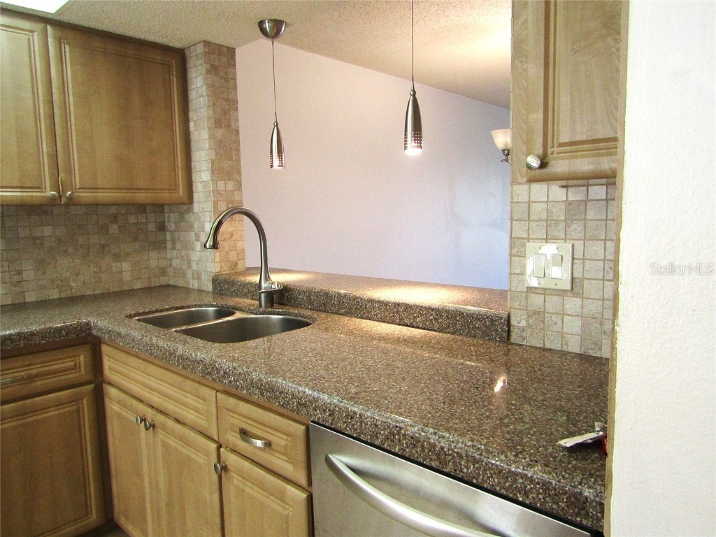 4434 Weybridge #81 Sarasota FL 34235 A4671363 image5