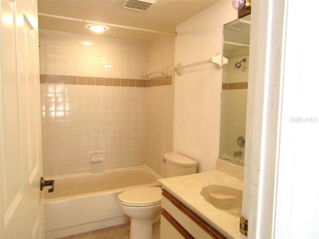 4434 Weybridge #81 Sarasota FL 34235 A4671363 image9