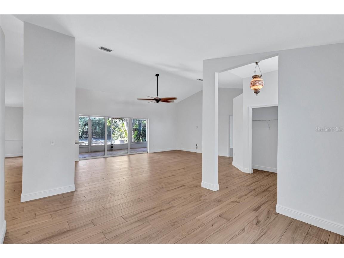 4435 Diamond Circle W Sarasota FL 34233 A4675074 image11