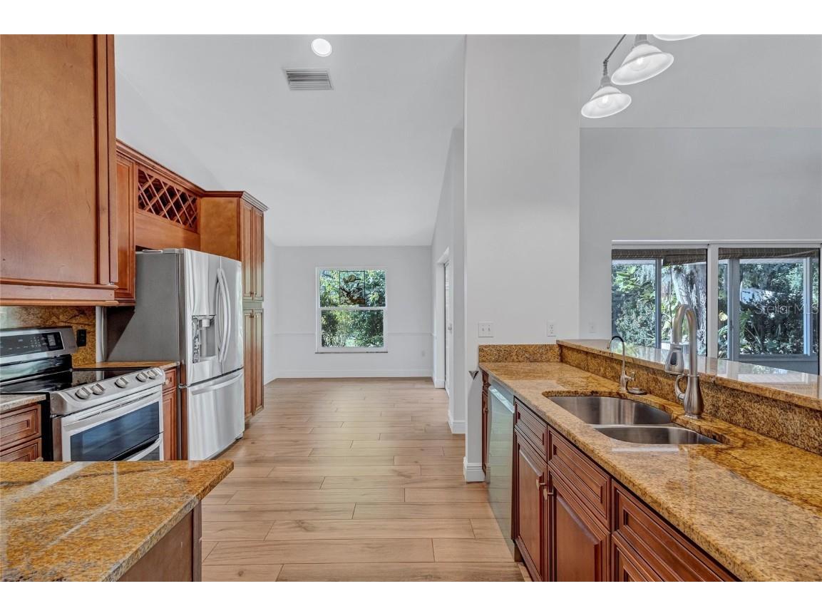 4435 Diamond Circle W Sarasota FL 34233 A4675074 image13