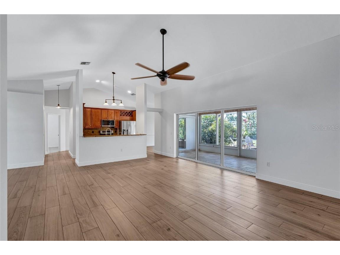 4435 Diamond Circle W Sarasota FL 34233 A4675074 image18