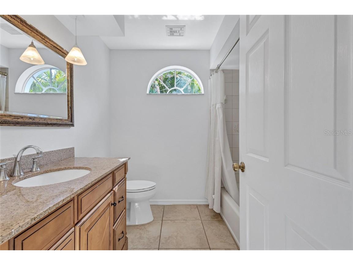 4435 Diamond Circle W Sarasota FL 34233 A4675074 image24