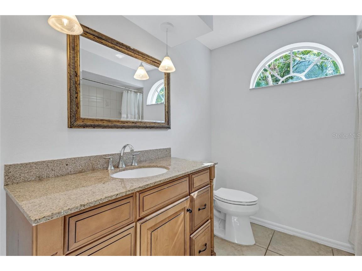 4435 Diamond Circle W Sarasota FL 34233 A4675074 image25