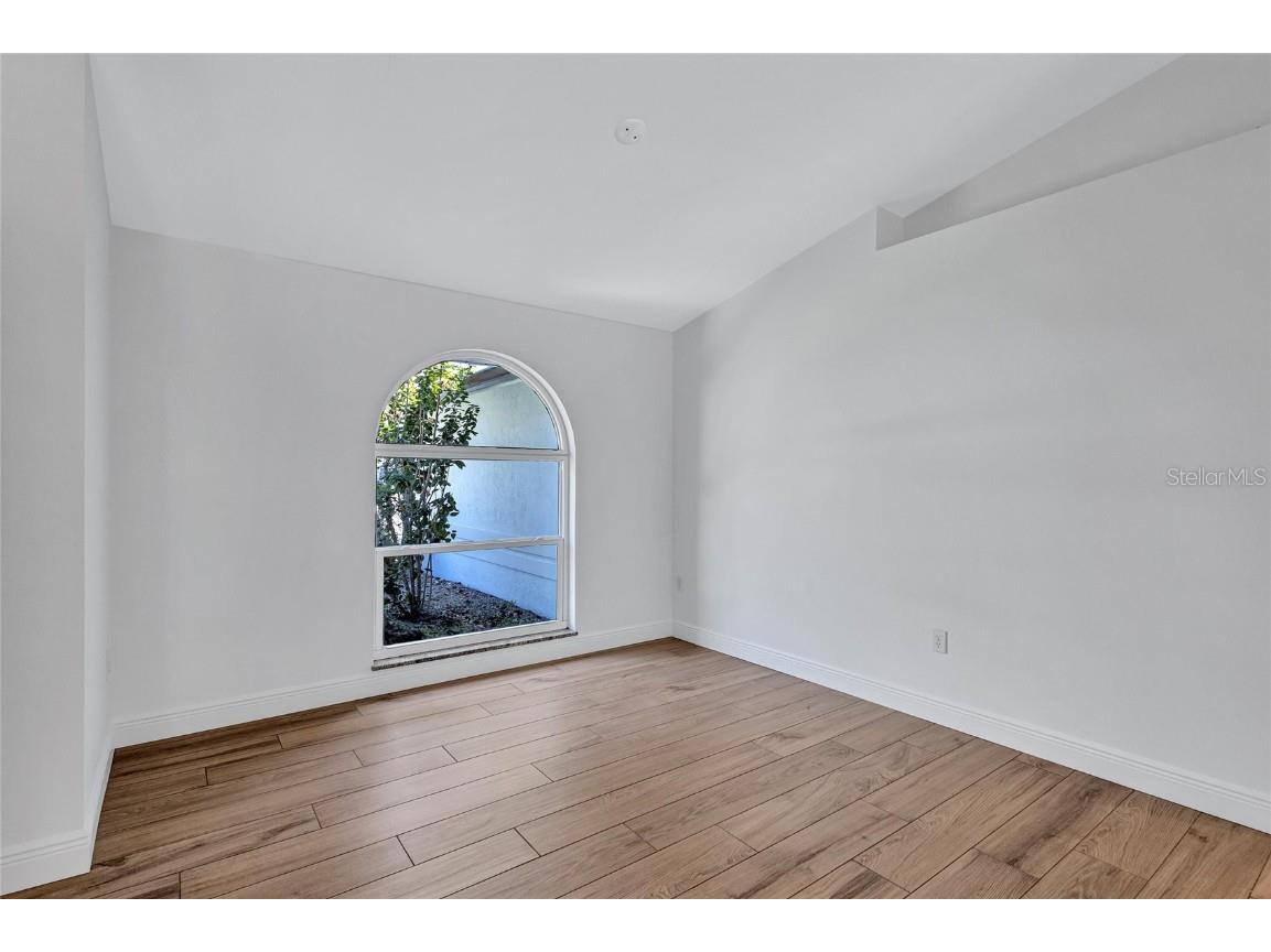 4435 Diamond Circle W Sarasota FL 34233 A4675074 image8