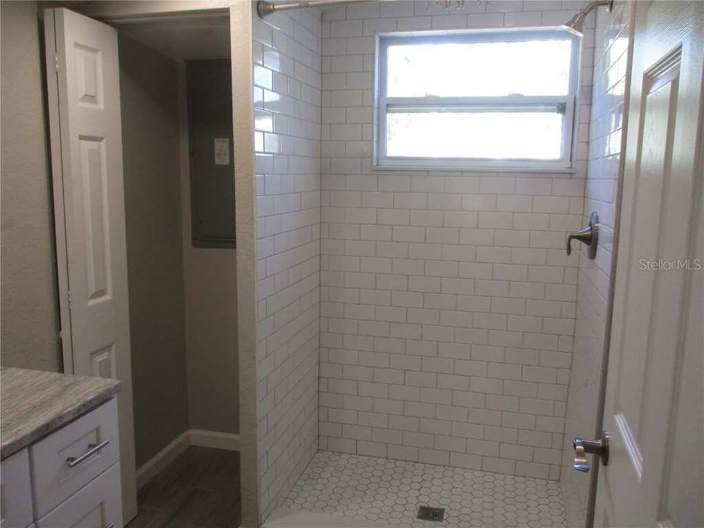 4437 10th Avenue S Saint Petersburg FL 33711 TB8452888 image10