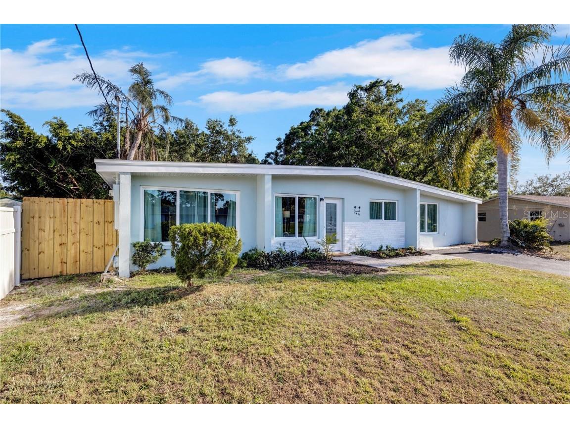 4438 Ferris Lane Sarasota FL 34232 A4565599 image1