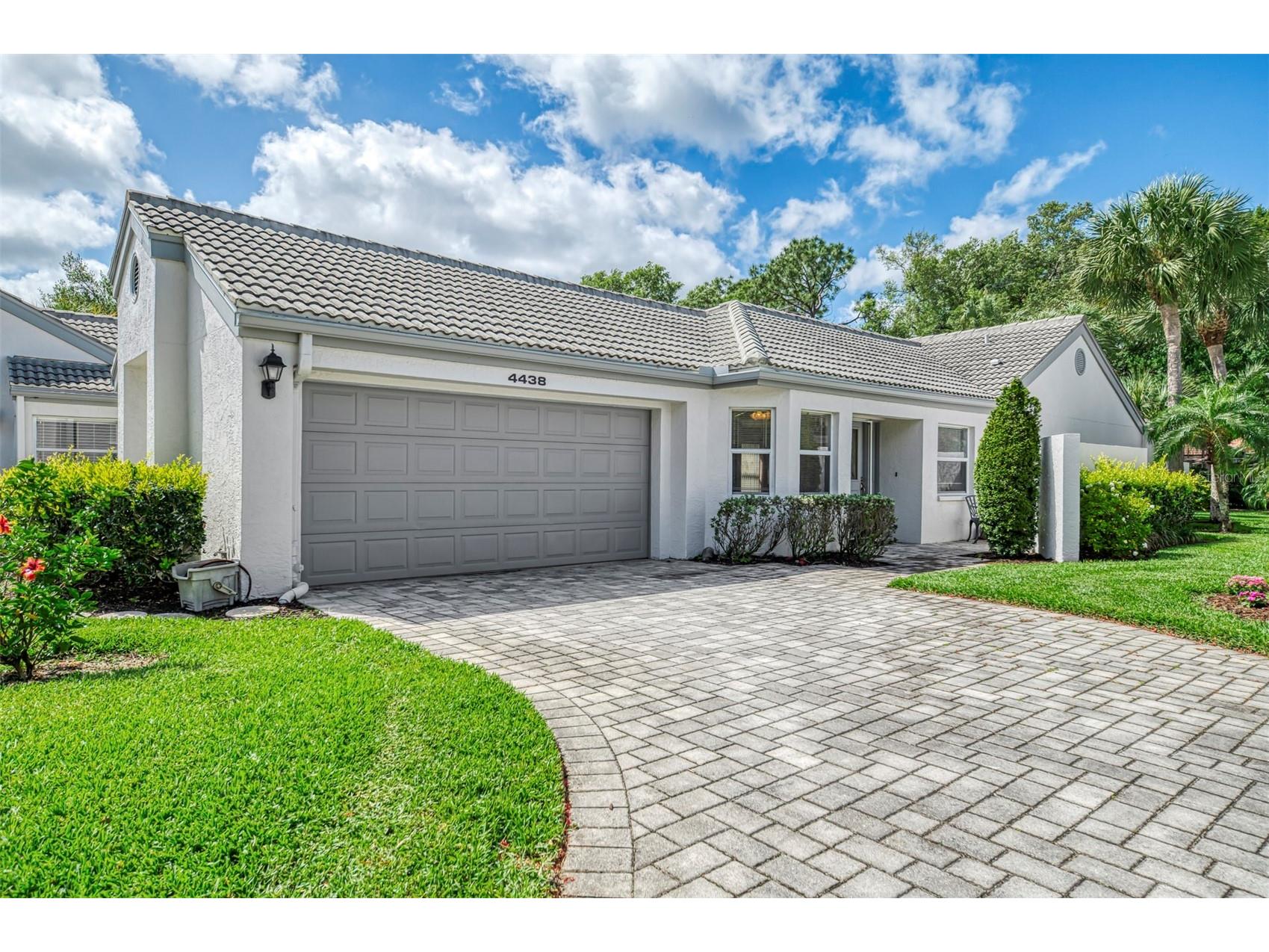 4438 Long Common Lane #52 Sarasota FL 34235 A4689848 image1