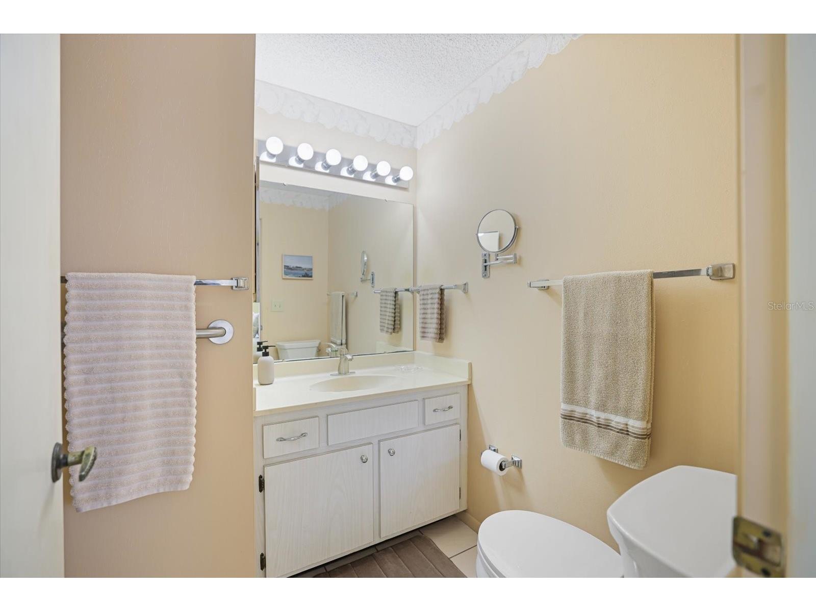 4438 Narraganset Trail #98A Sarasota FL 34233 A4700542 image16