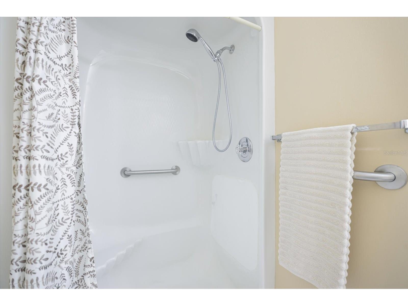 4438 Narraganset Trail #98A Sarasota FL 34233 A4700542 image17