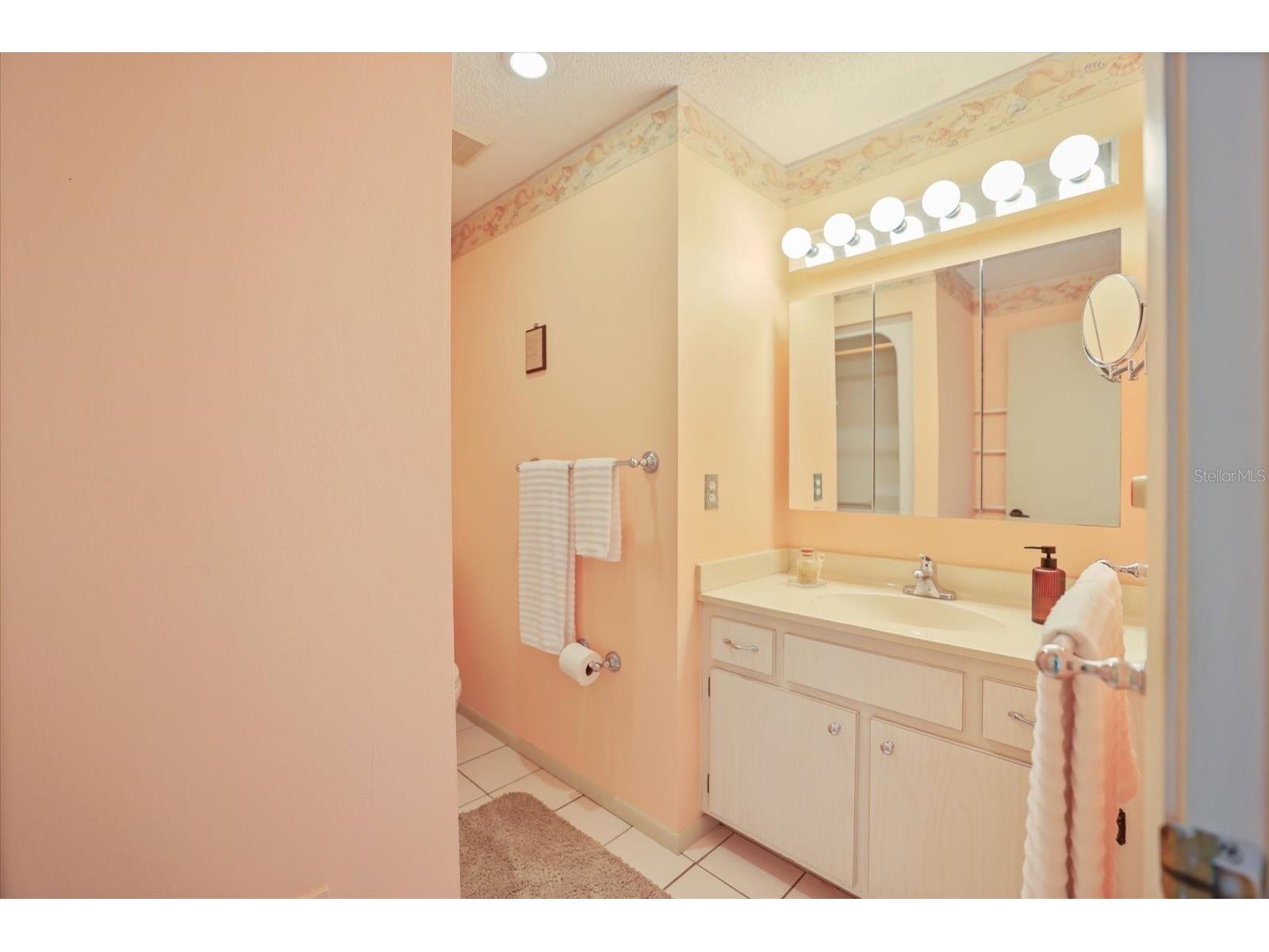 4438 Narraganset Trail #98A Sarasota FL 34233 A4700542 image21