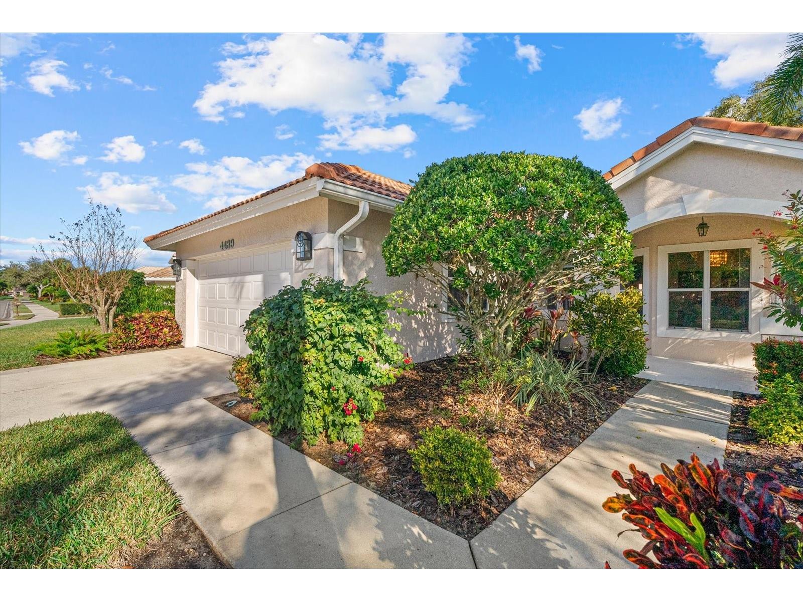4439 Deer Trail Boulevard Sarasota FL 34238 A4677582 image1