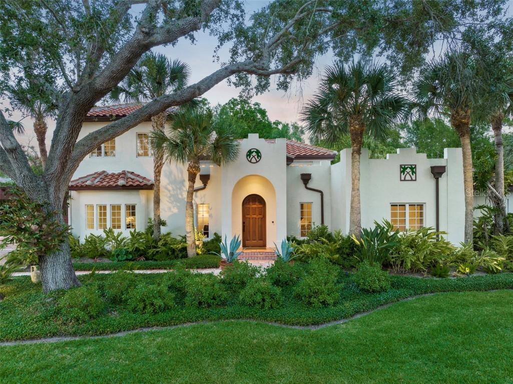 4439 Westwood Lane Sarasota FL 34231 A4573980 image1