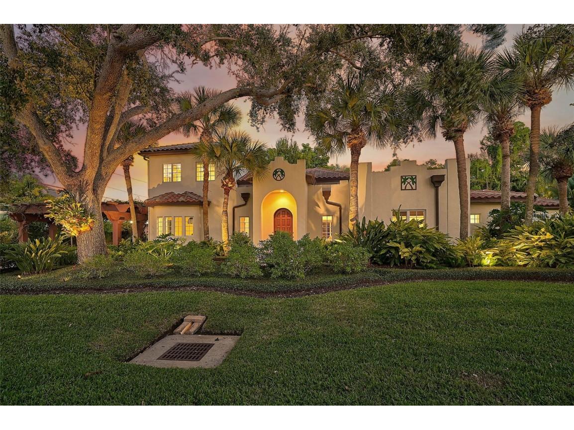 4439 Westwood Lane Sarasota FL 34231 A4664741 image1