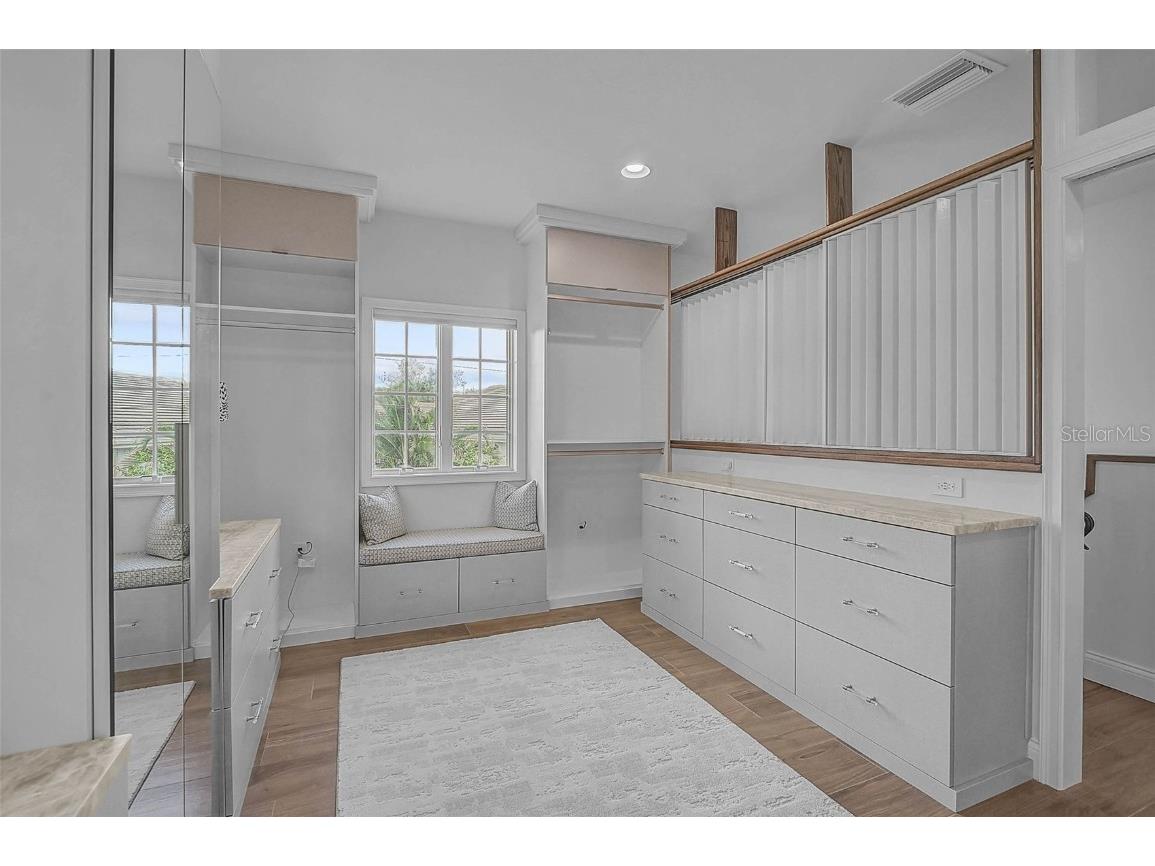 4439 Westwood Lane Sarasota FL 34231 A4664741 image40