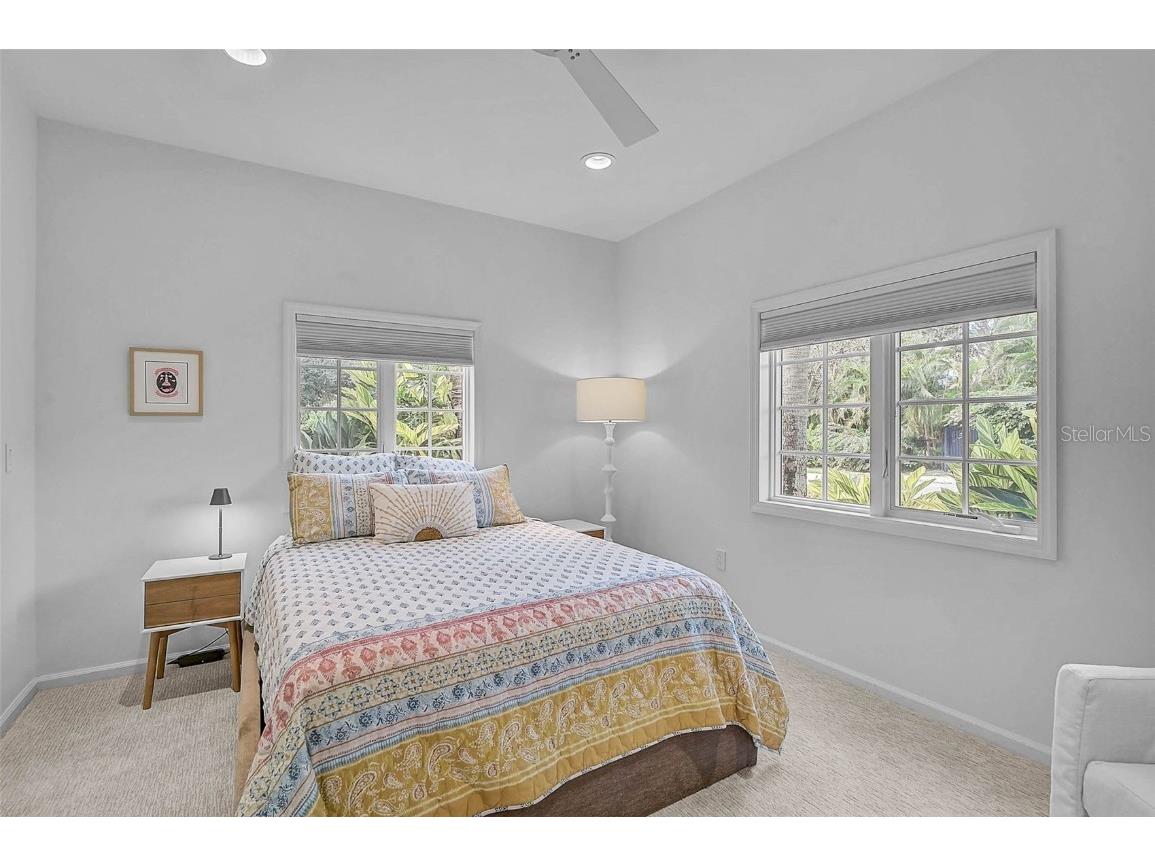 4439 Westwood Lane Sarasota FL 34231 A4664741 image42