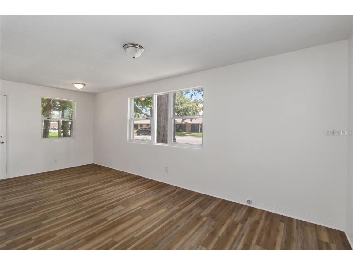 444 S Caroline Street Daytona Beach FL 32114 V4943809 image3