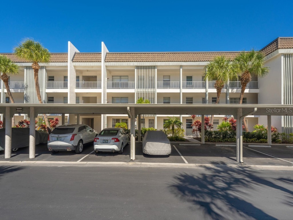 4440 Exeter Drive #104 Longboat Key FL 34228 - SARASOTA BAY A4631274 image1