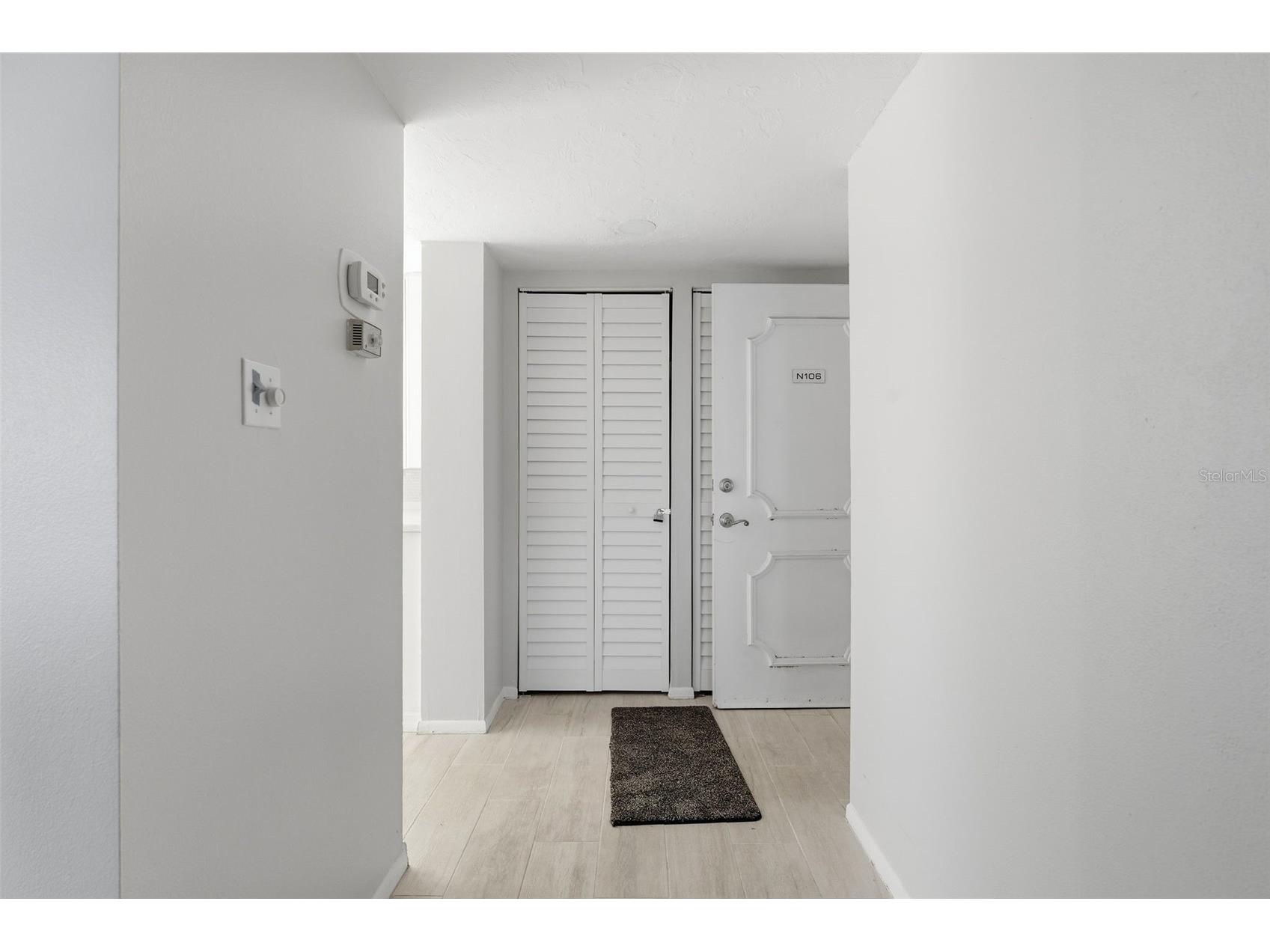 4440 Exeter Drive #106 Longboat Key FL 34228 - SARASOTA BAY D6146366 image3