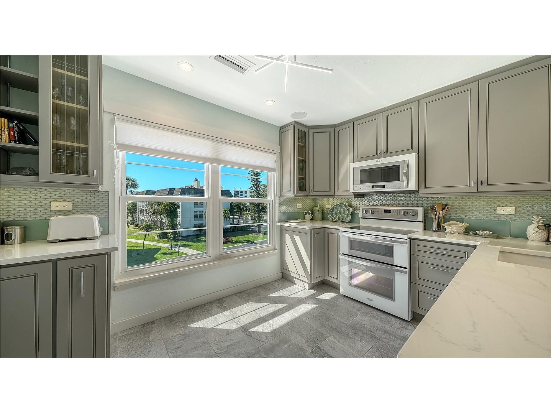 4440 Exeter Drive #301 Longboat Key FL 34228 A4684917 image10