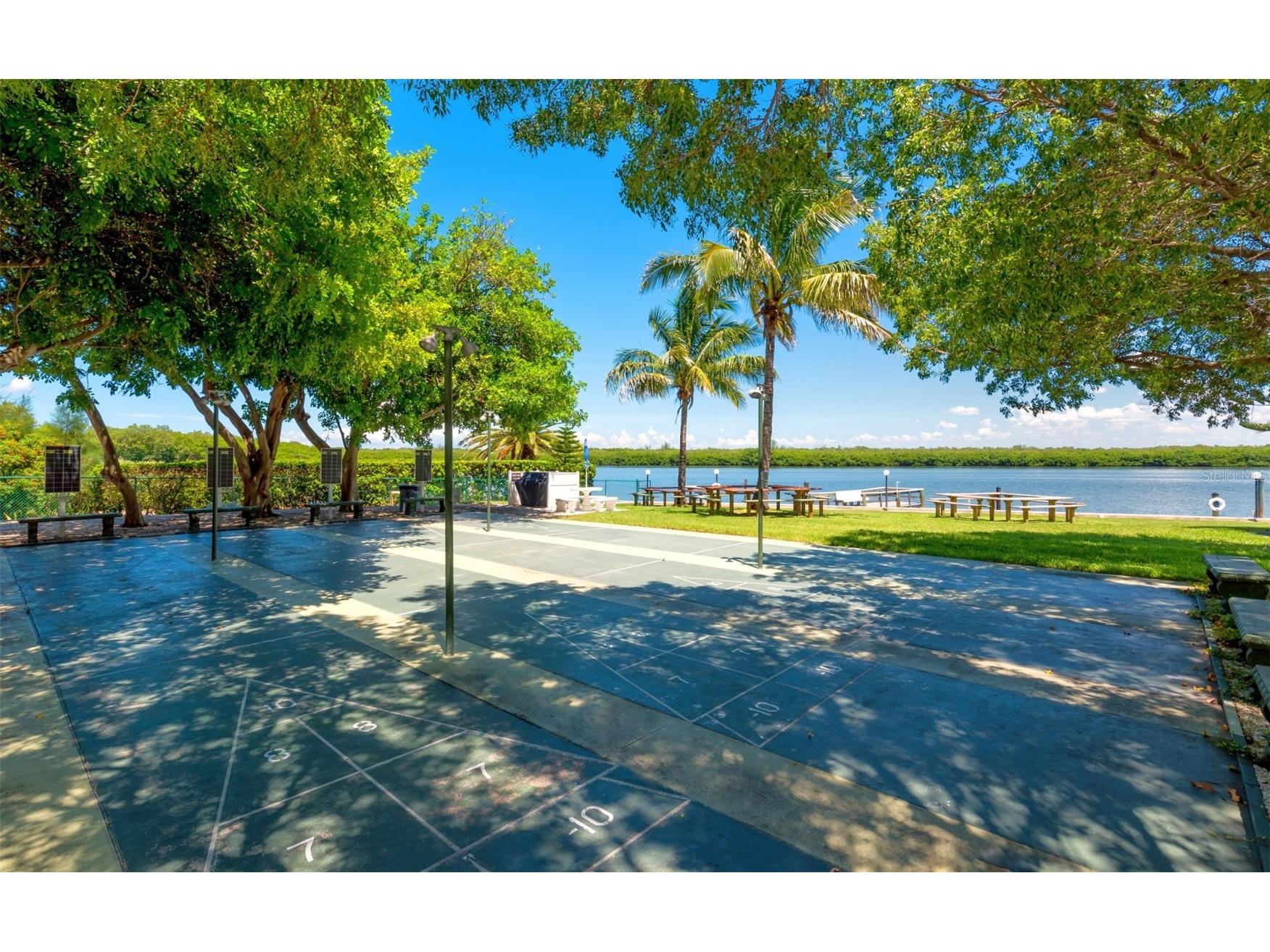 4440 Exeter Drive #301 Longboat Key FL 34228 A4684917 image50