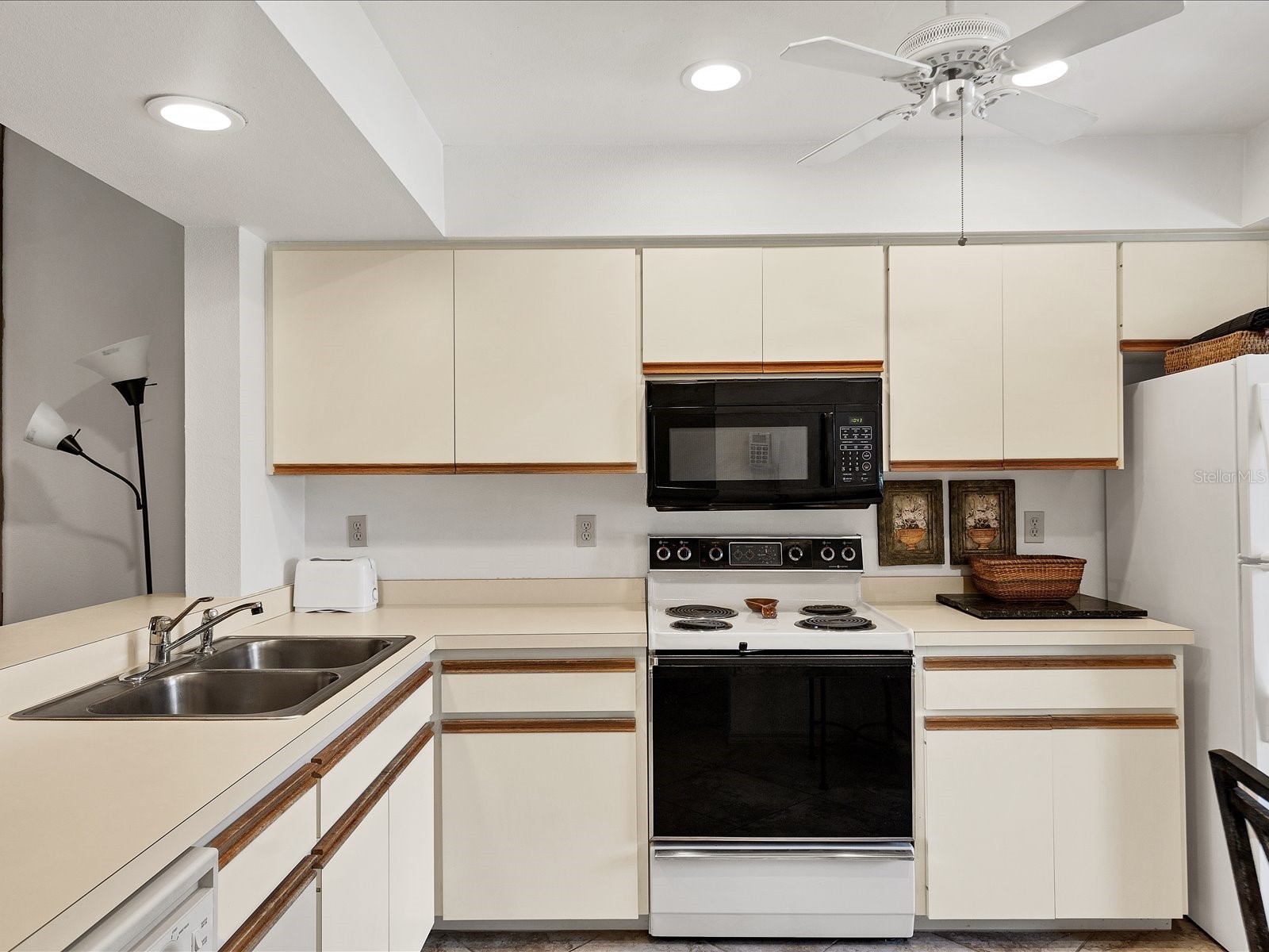 4440 Weybridge #4440 Sarasota FL 34235 A4688269 image16