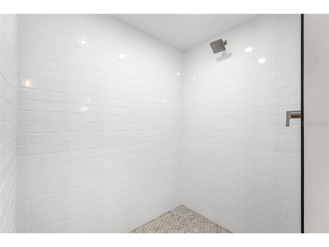 4444 Narraganset Trail #96 Sarasota FL 34233 A4666353 image17