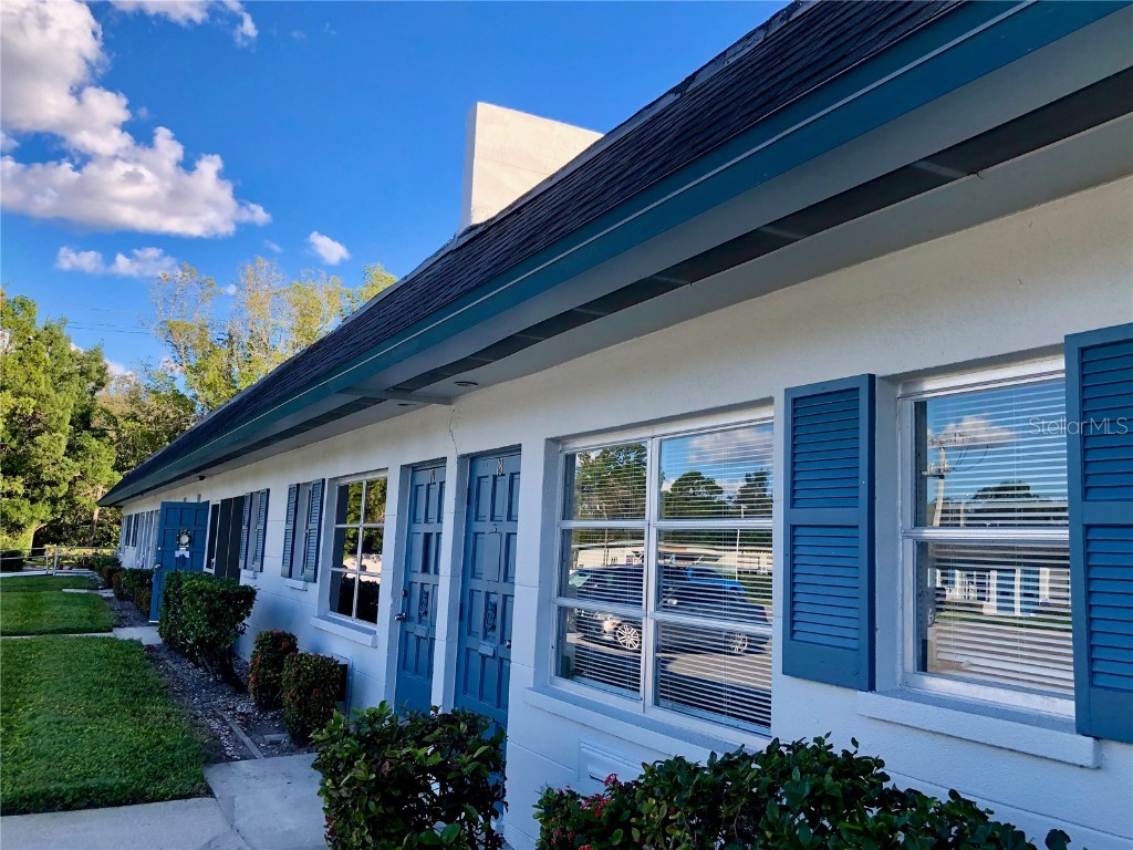 4444 Swift Road #18 Sarasota FL 34231 A4556812 image1