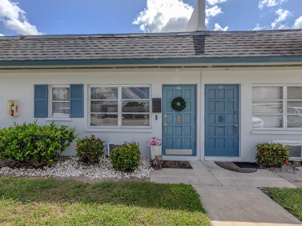 4444 Swift Road #44 Sarasota FL 34231 A4664749 image1