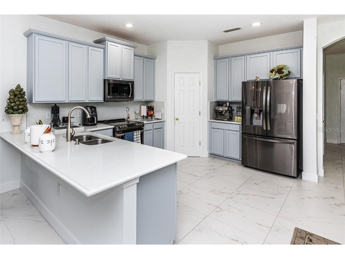 4445 Amberly Oaks Court Tampa FL 33614 TB8325959 image4