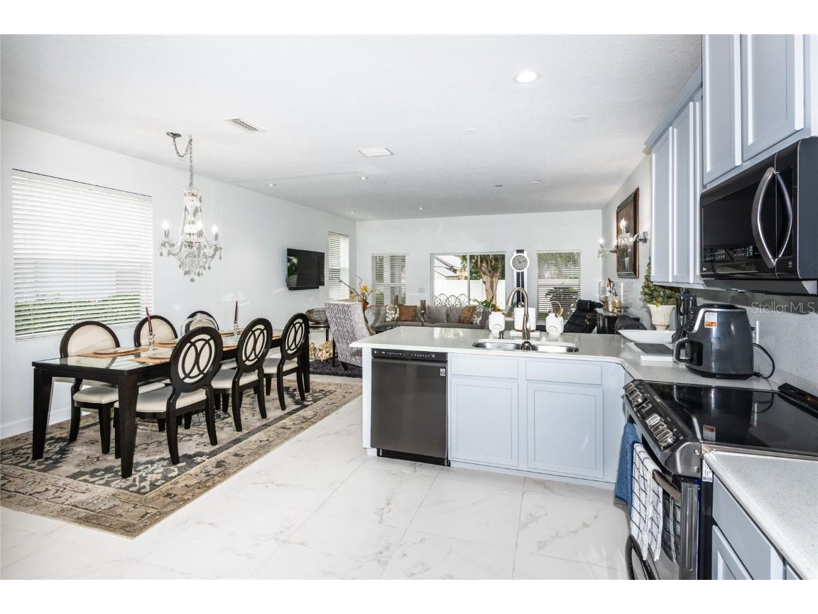 4445 Amberly Oaks Court Tampa FL 33614 TB8325959 image6