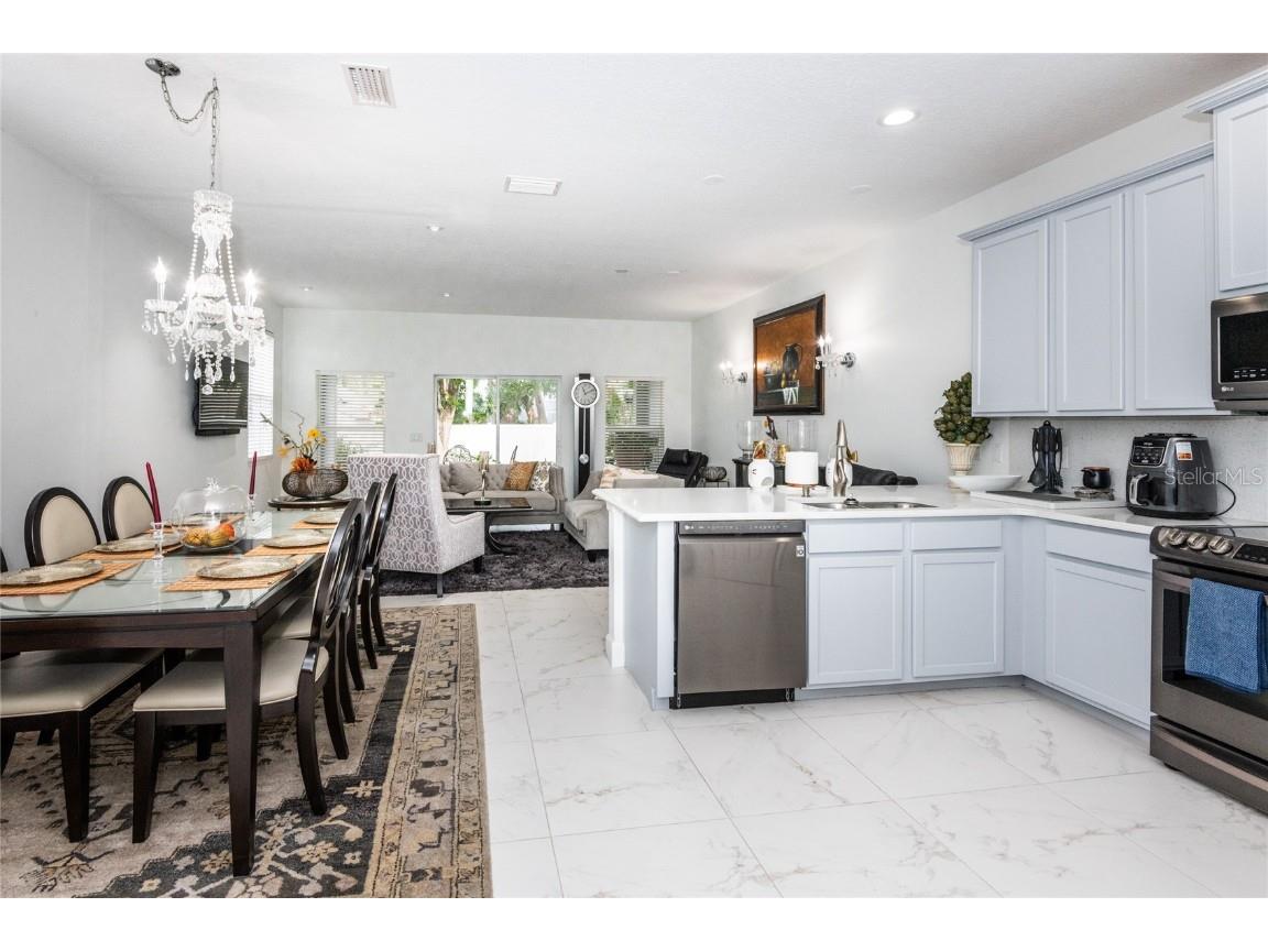 4445 Amberly Oaks Court Tampa FL 33614 TB8325959 image8