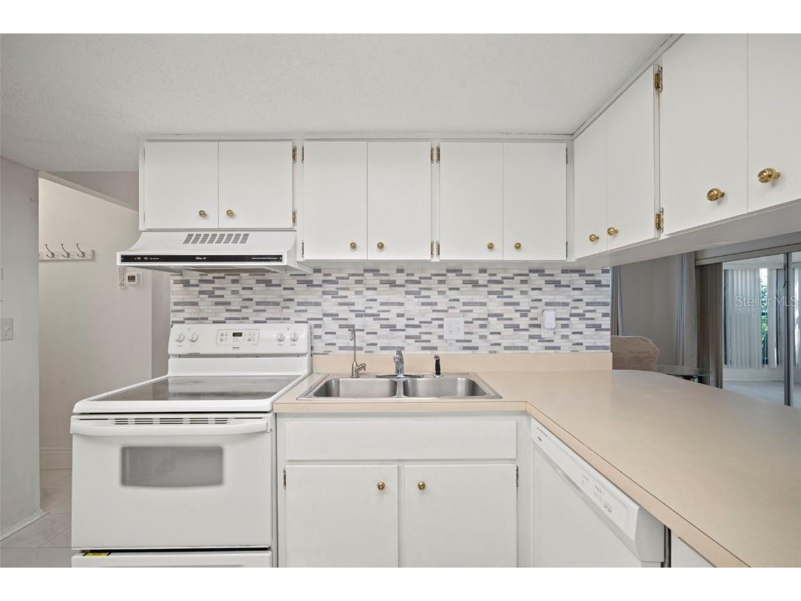 4446 Chart Court New Port Richey FL 34652 - BEACON LAKES TB8429995 image10