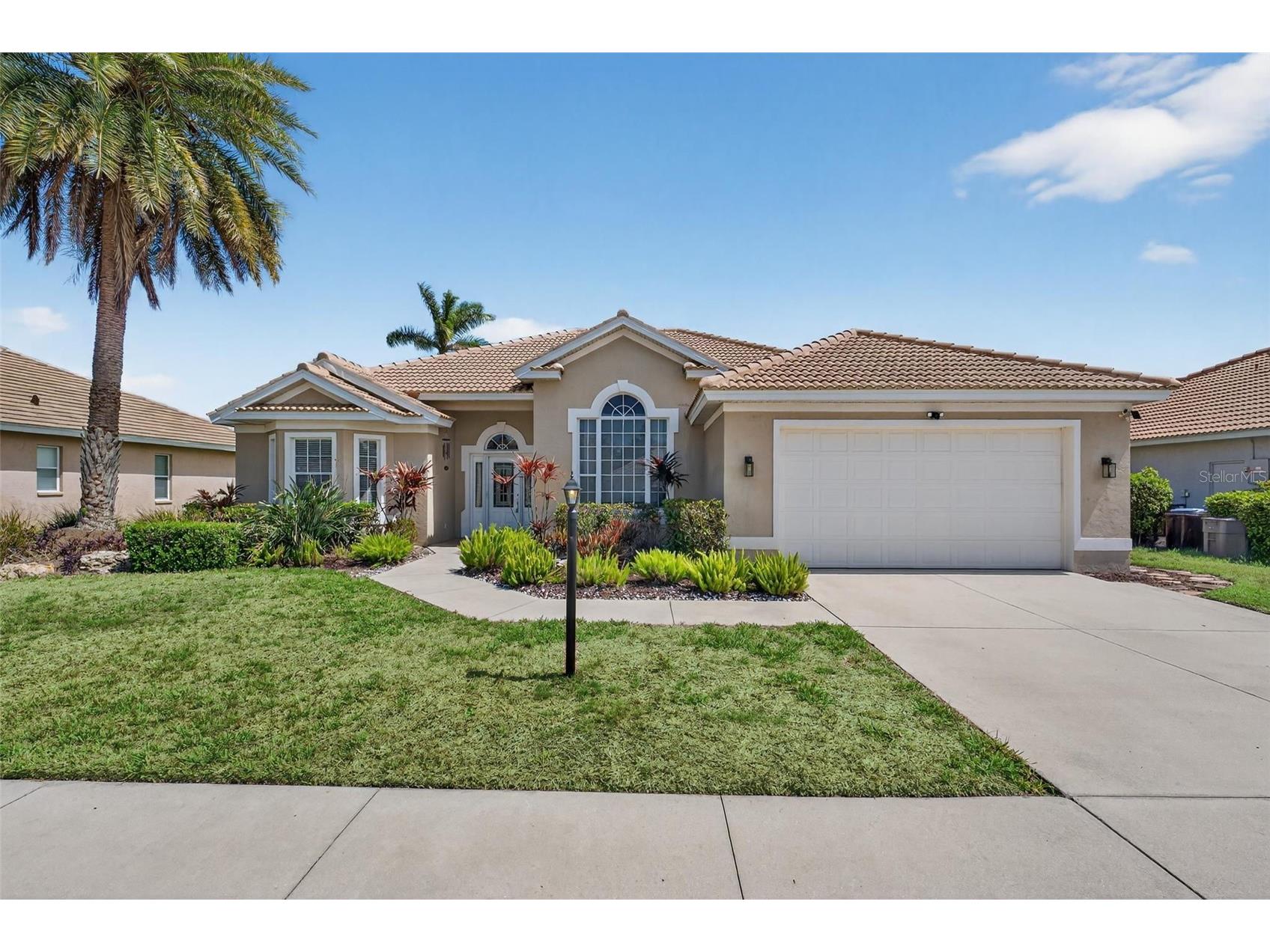 4449 Golden Lake Drive Sarasota FL 34233 A4686882 image1