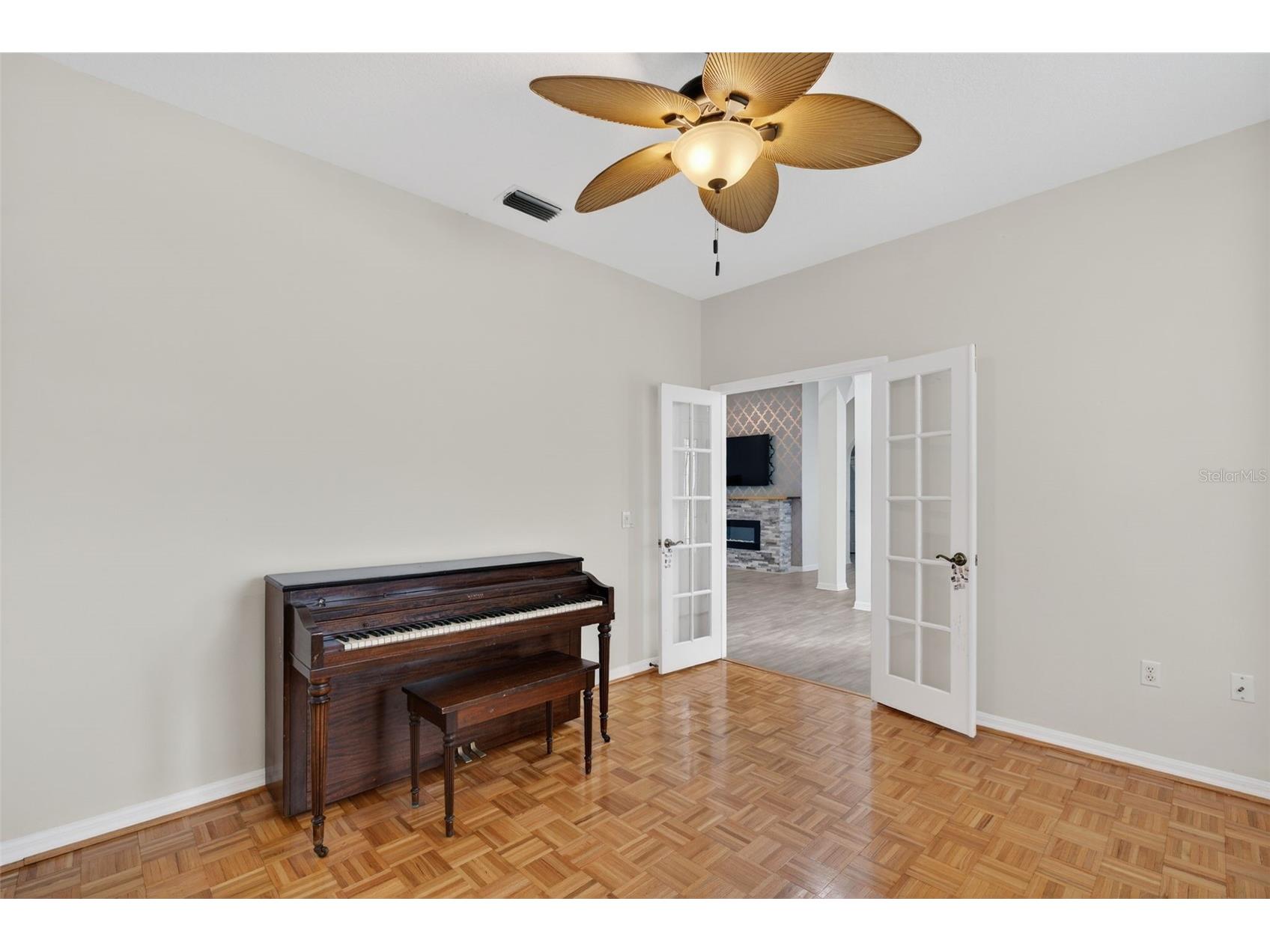 4449 Golden Lake Drive Sarasota FL 34233 A4686882 image11