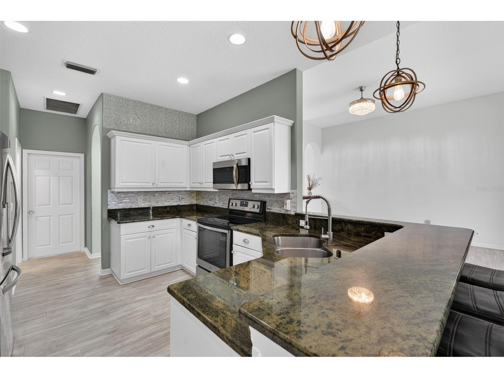 4449 Golden Lake Drive Sarasota FL 34233 A4686882 image17