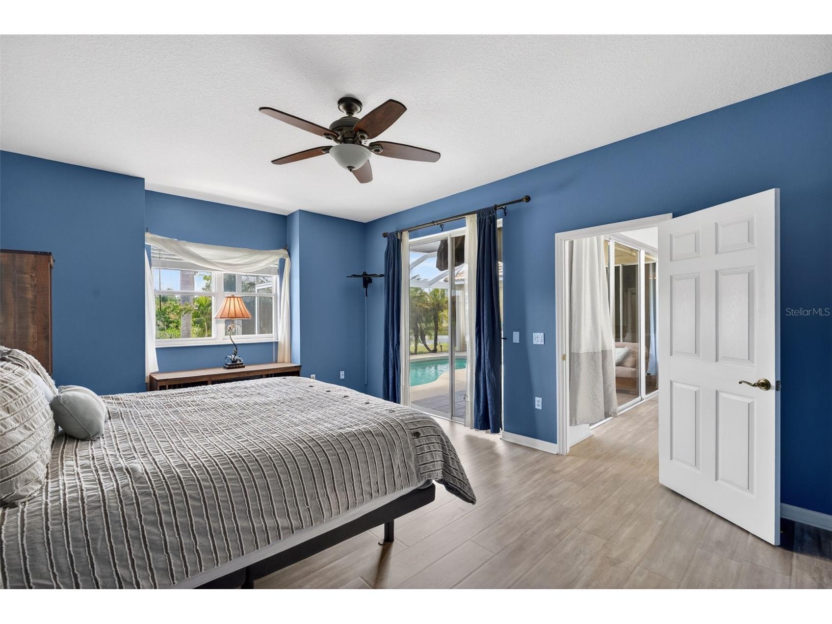 4449 Golden Lake Drive Sarasota FL 34233 A4686882 image32