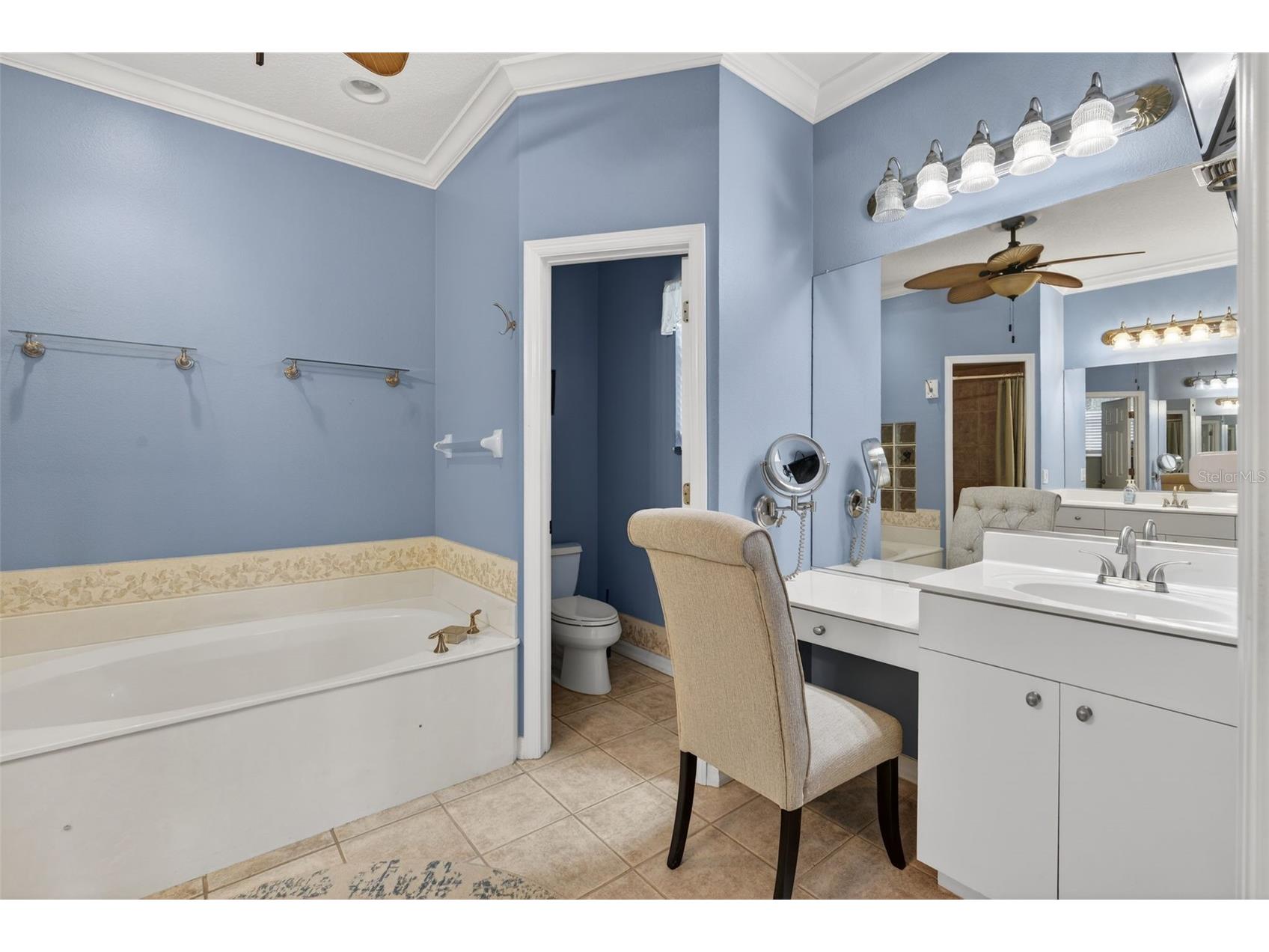 4449 Golden Lake Drive Sarasota FL 34233 A4686882 image35