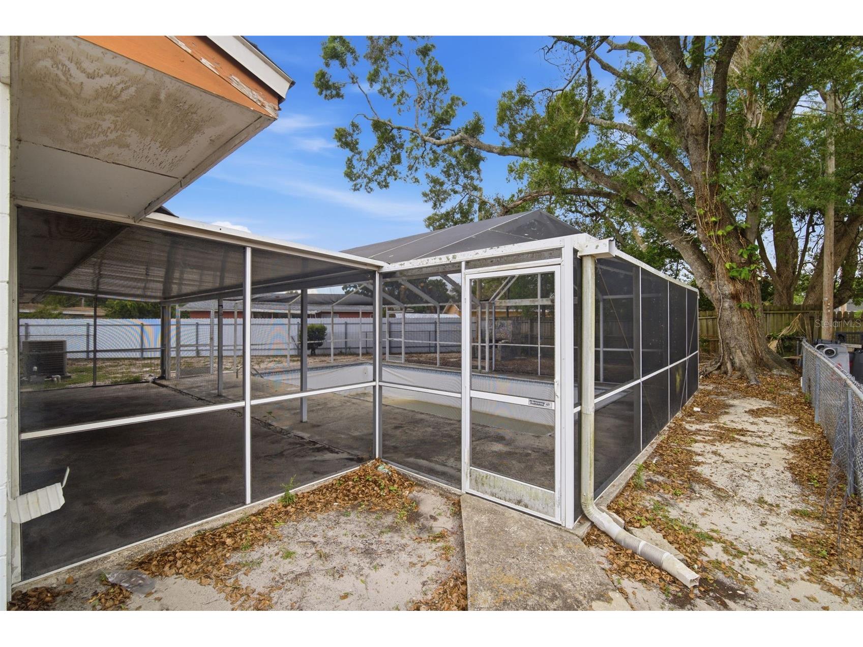 4449 Tarpon Drive Tampa FL 33617 TB8512789 image30