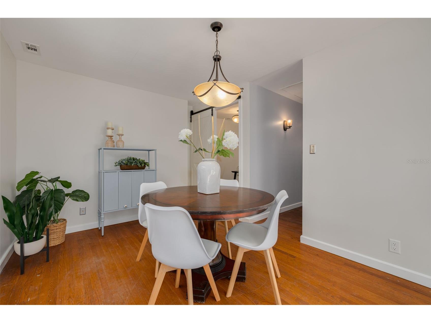445 25th Avenue N Saint Petersburg FL 33704 TB8516682 image12