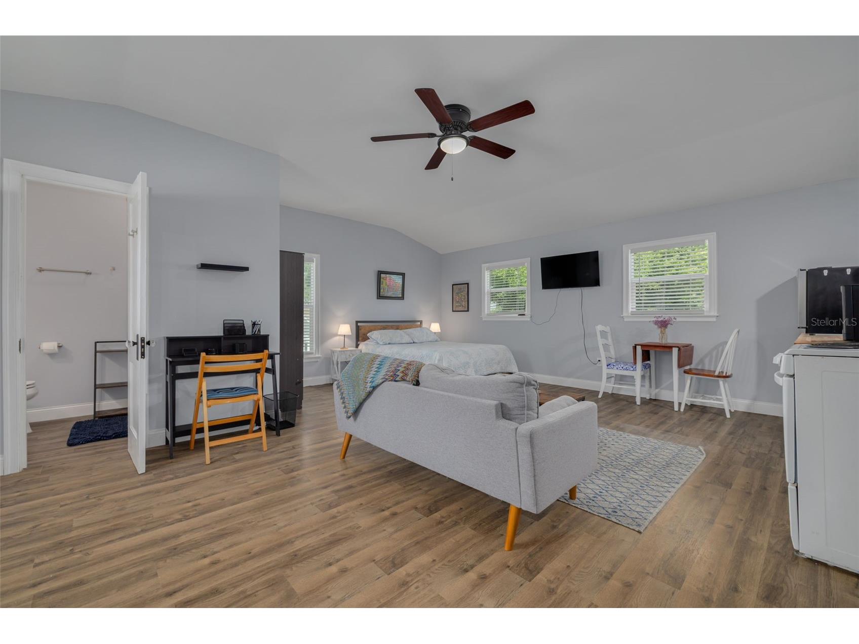 445 25th Avenue N Saint Petersburg FL 33704 TB8516682 image30