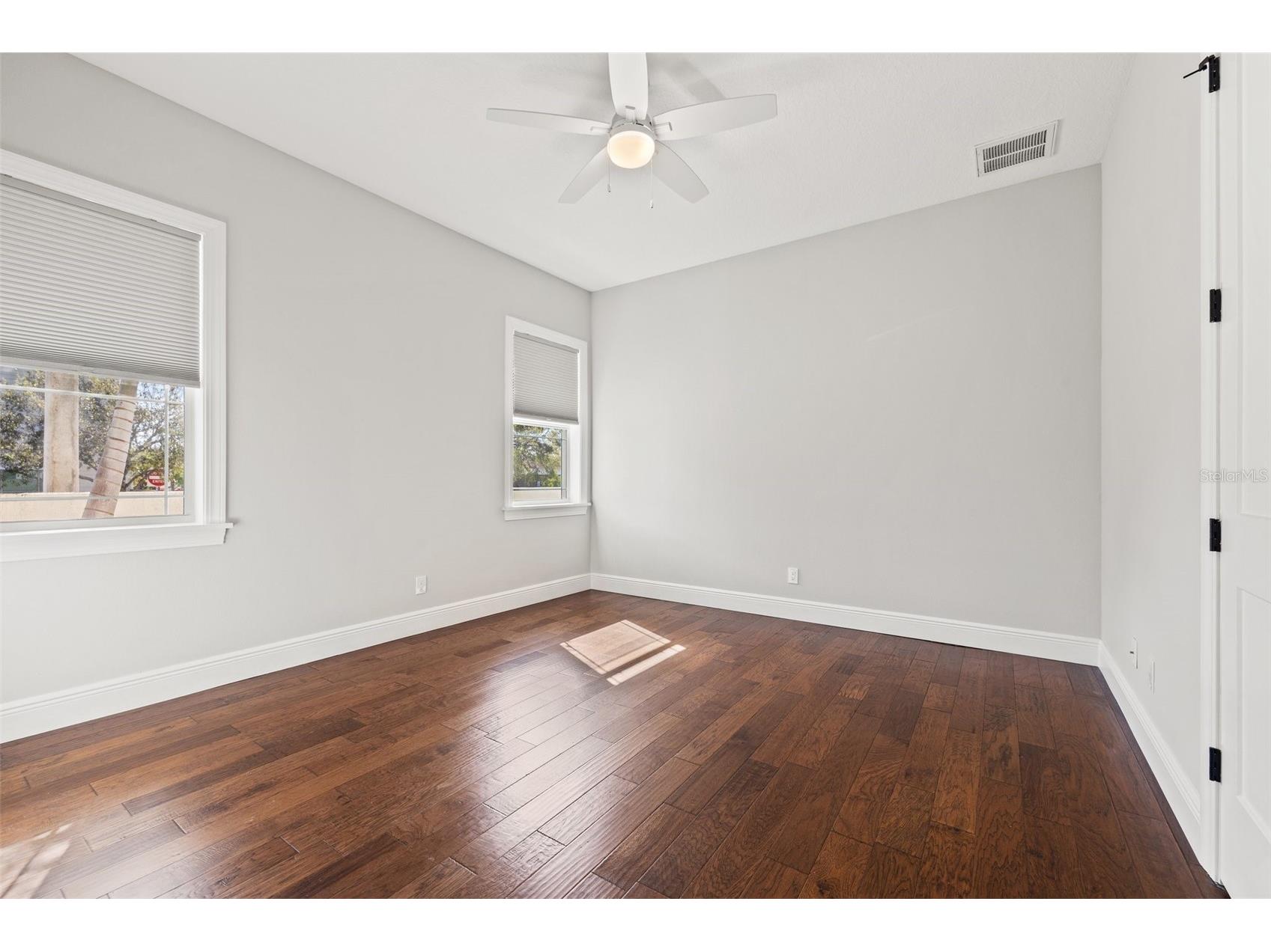 445 29th Avenue N Saint Petersburg FL 33704 TB8486133 image24