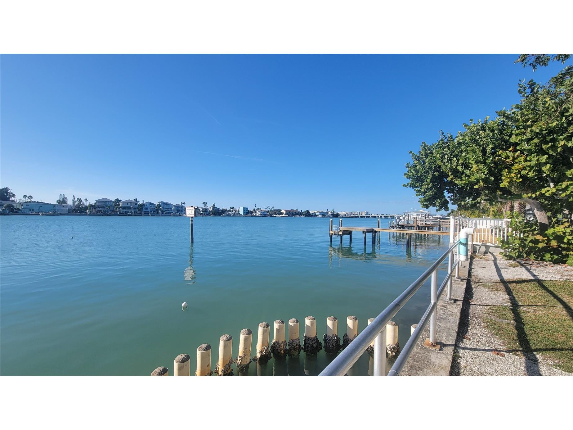445 90th Avenue Saint Petersburg FL 33706 TB8464382 image5