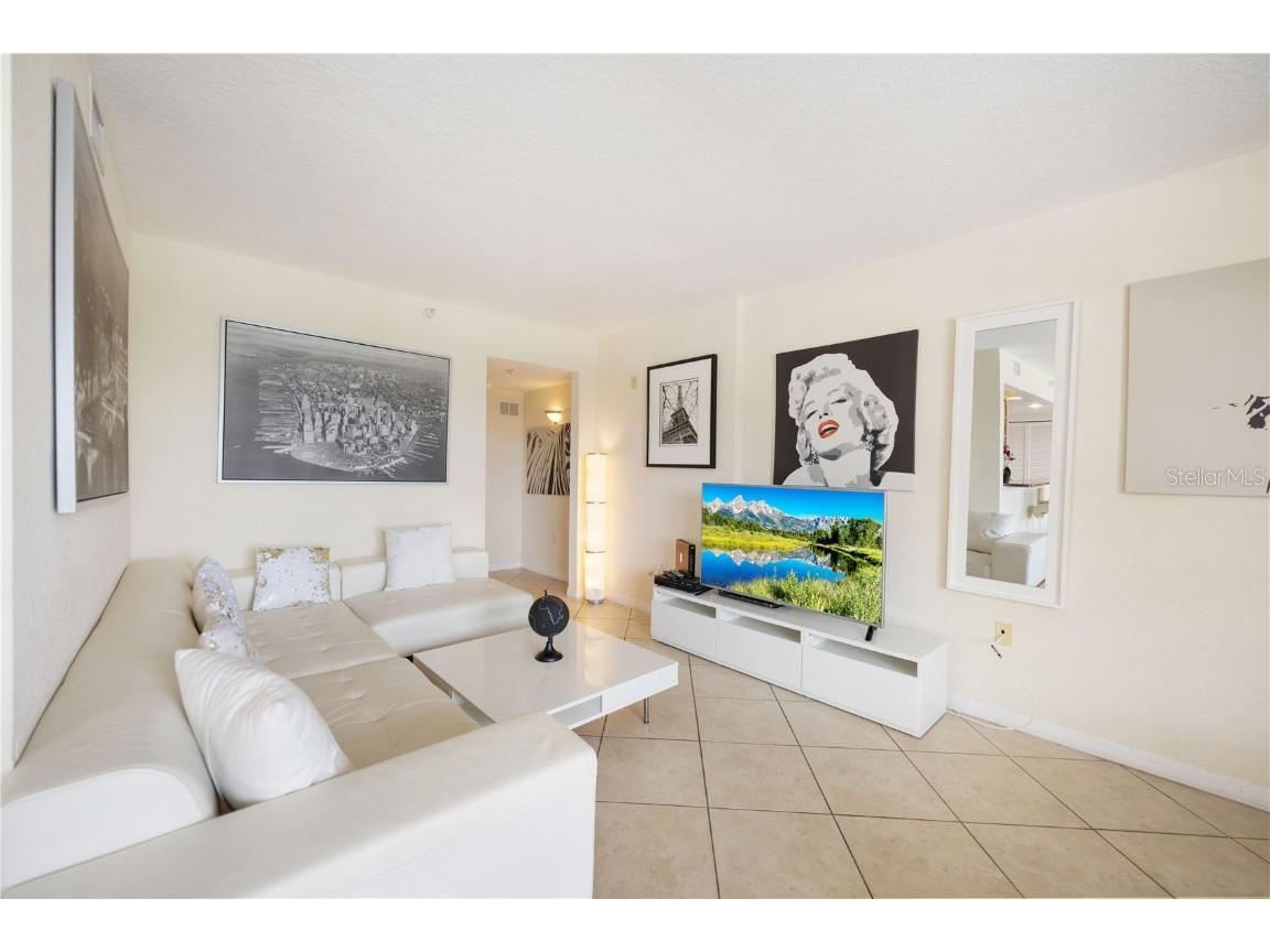 445 Hamden Drive #302 Clearwater Beach FL 33767 O6251823 image9