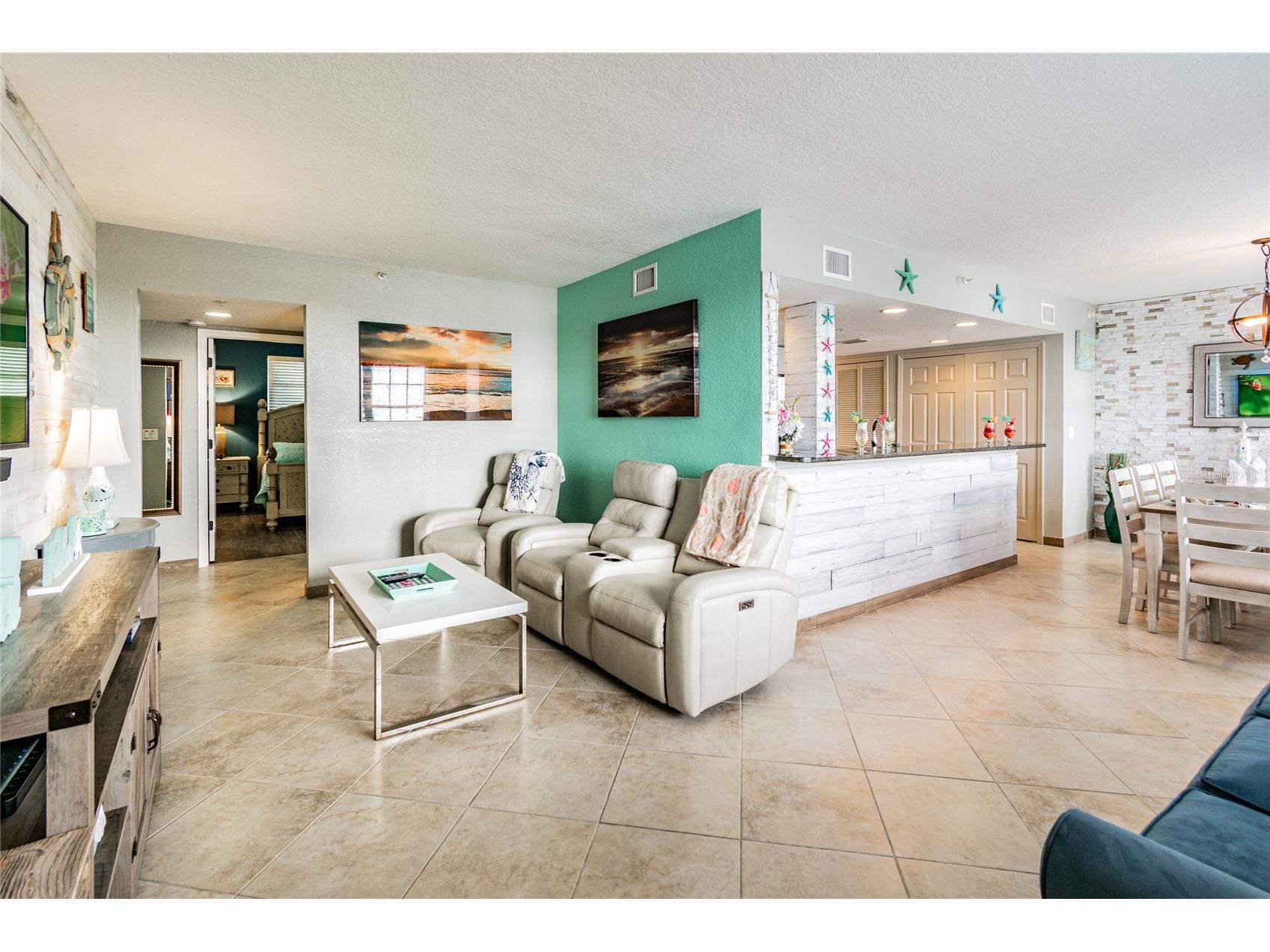 445 Hamden Drive #504 Clearwater Beach FL 33767 - INTRACOASTAL WATERWAY TB8463213 image6