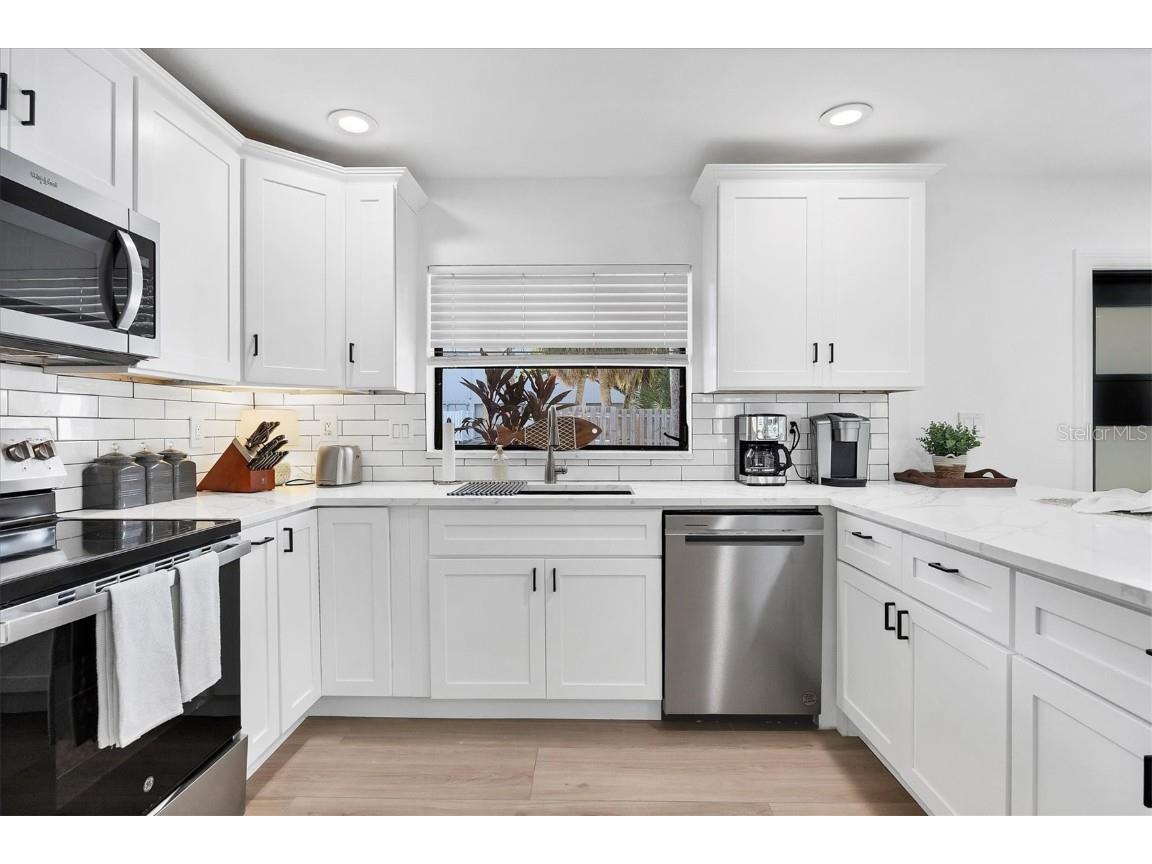 445 Reid Street Sarasota FL 34242 A4671563 image18