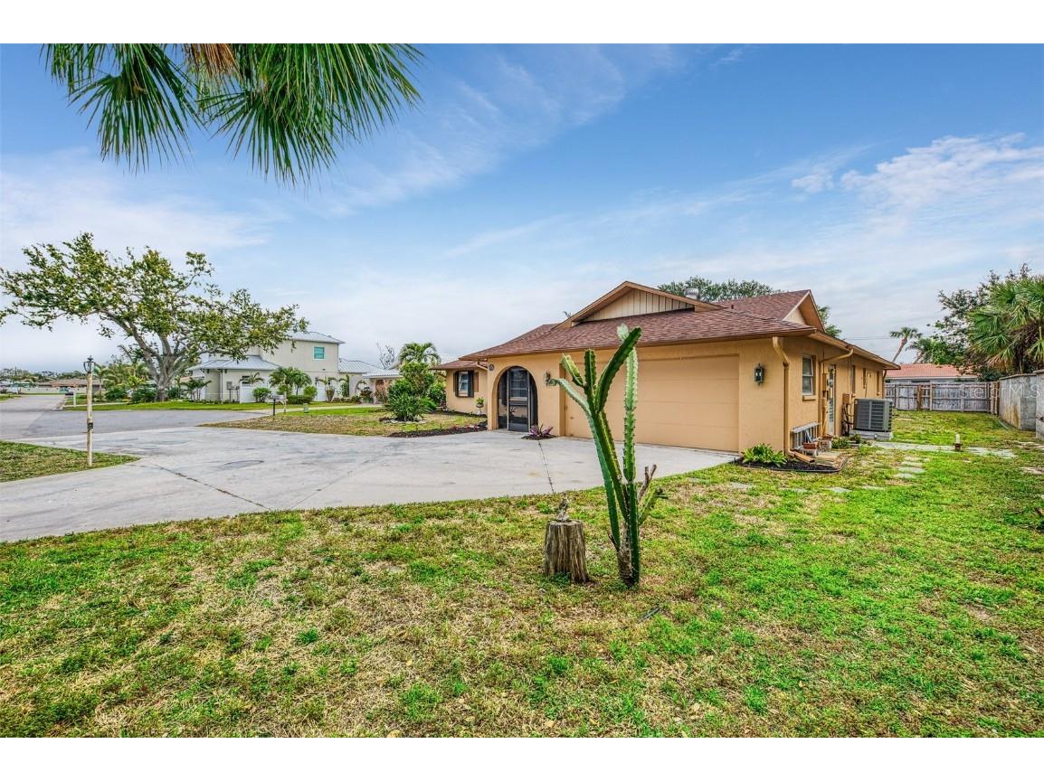 445 W Gate Drive Venice FL 34285 A4642885 image1