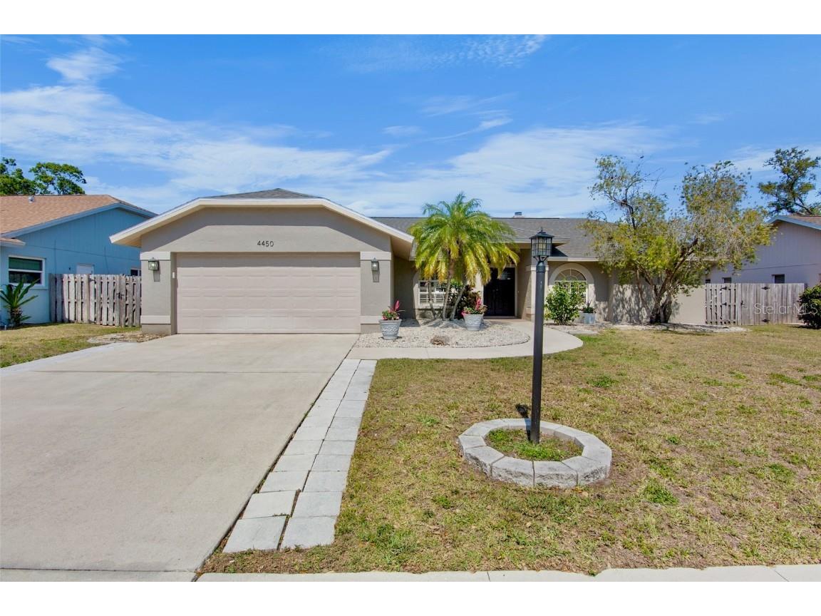 4450 Diamond Circle S Sarasota FL 34233 A4644085 image1
