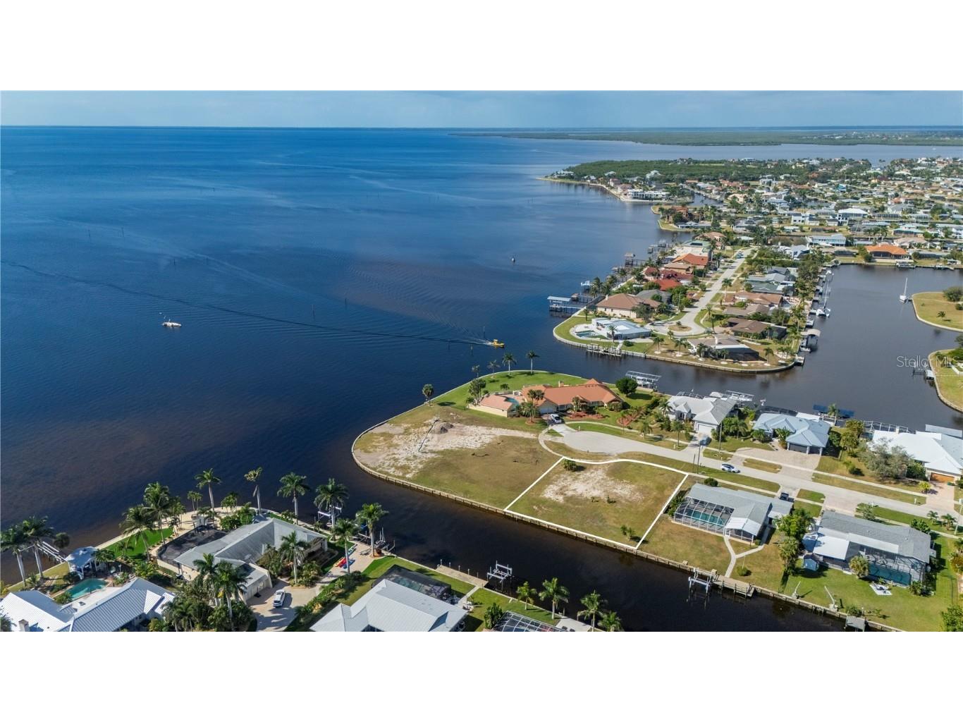 4450 Gardner Drive Port Charlotte FL 33952 - LISTER WATERWAY C7517253 image1