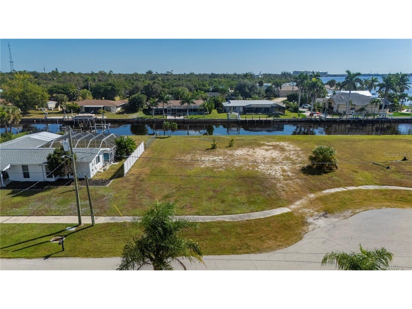 4450 Gardner Drive Port Charlotte FL 33952 - LISTER WATERWAY C7517253 image5